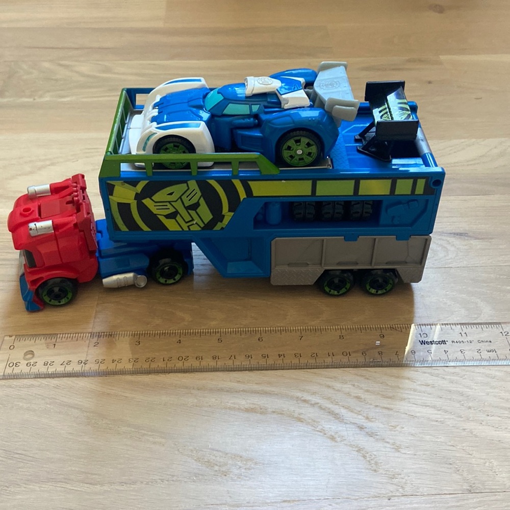 Playskool Heros Transformers Rescue Bots Optimus Prime Racing Trailer